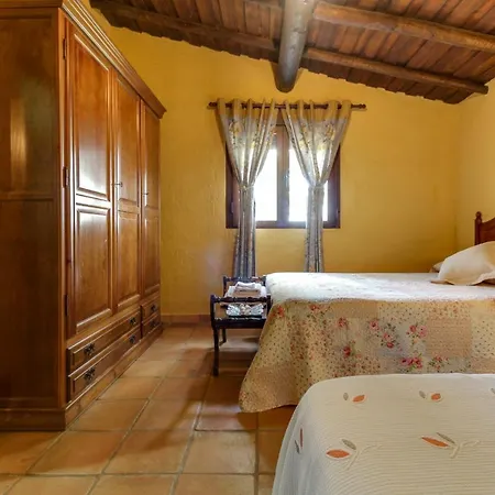 Manantio Blanco Holiday home Valverde del Fresno